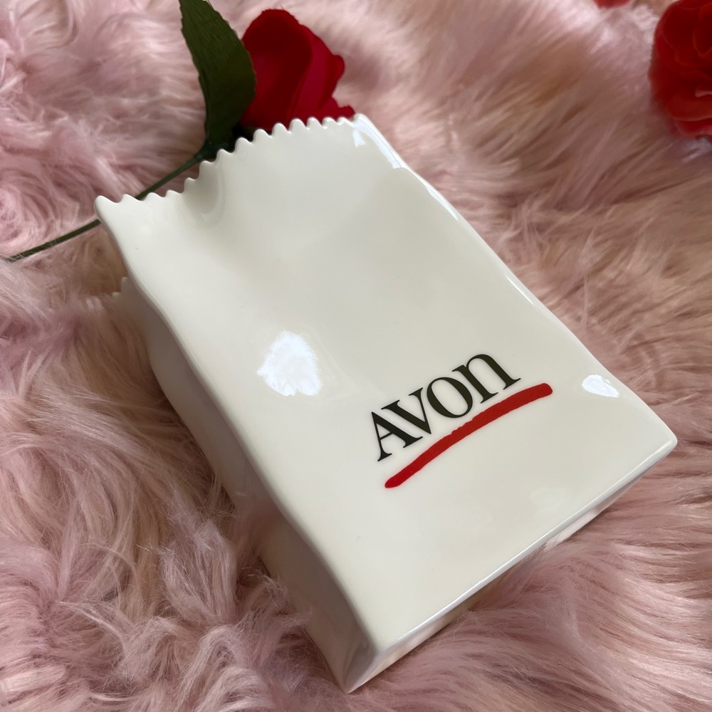 Avon Vtg Collectible ceramic delivery bag 1986